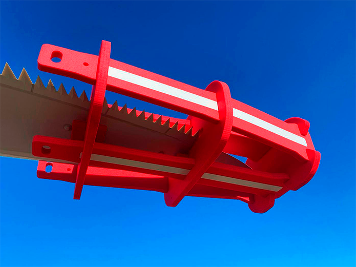 Clearance around the leading edge with B6 Blade Tip Protector. Solid B6 Nordic protection solution for wind turbine blades during transport and storage. Vingetipbeskytter til vindmøllebeskyttelse under transport og opbevaring.