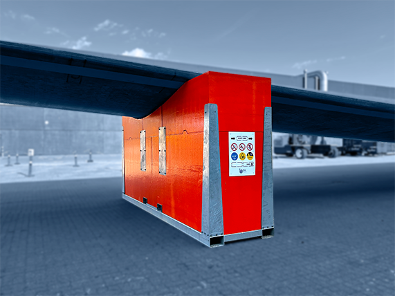 B6 Cradle carrying a wind turbine blade tip. B6 Nordic provide protective industry solutions.